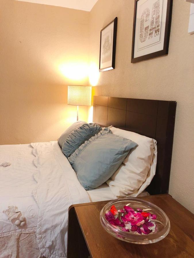 Royal Inn And Suites Hemet Eksteriør billede