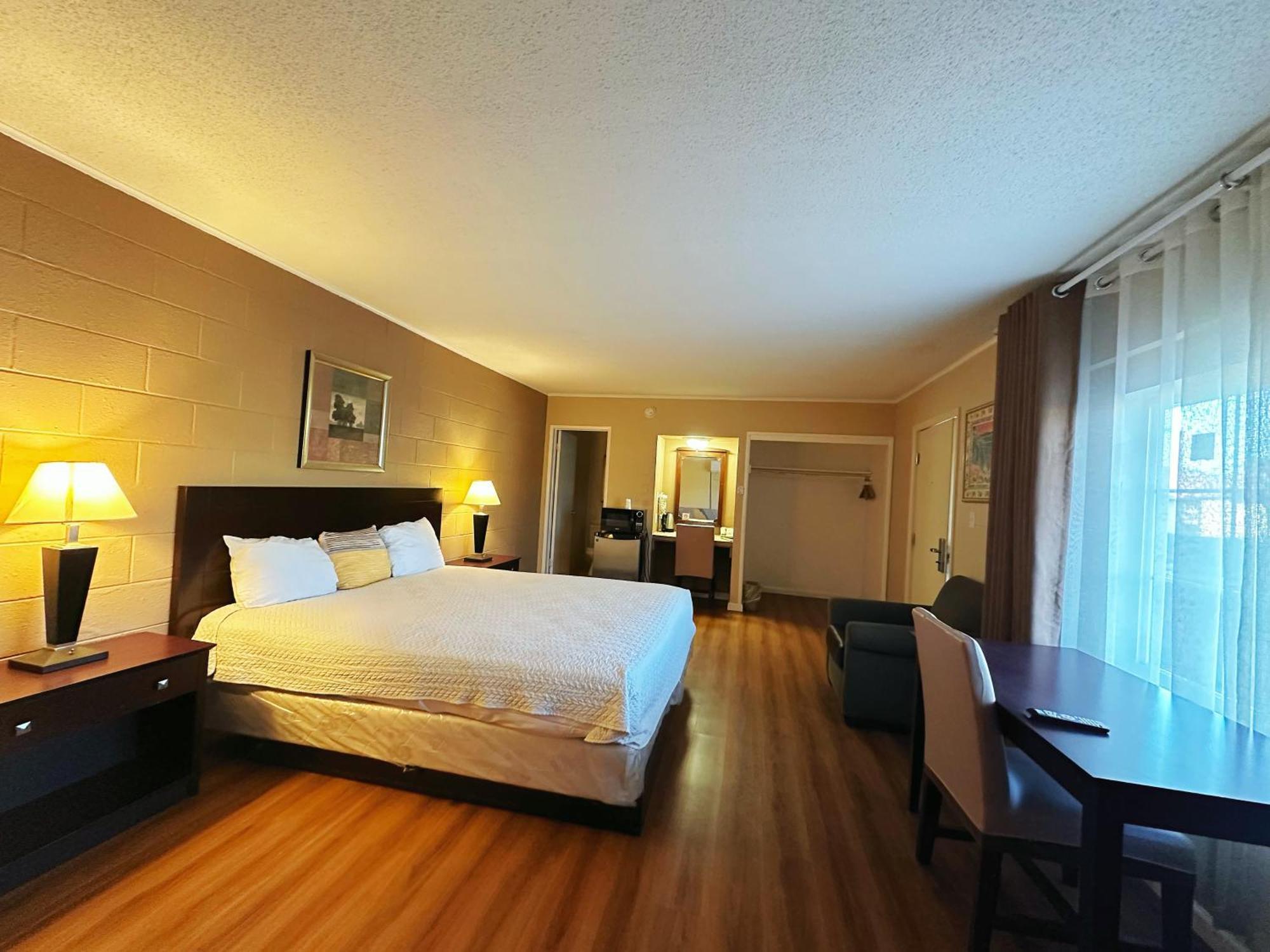 Royal Inn And Suites Hemet Eksteriør billede