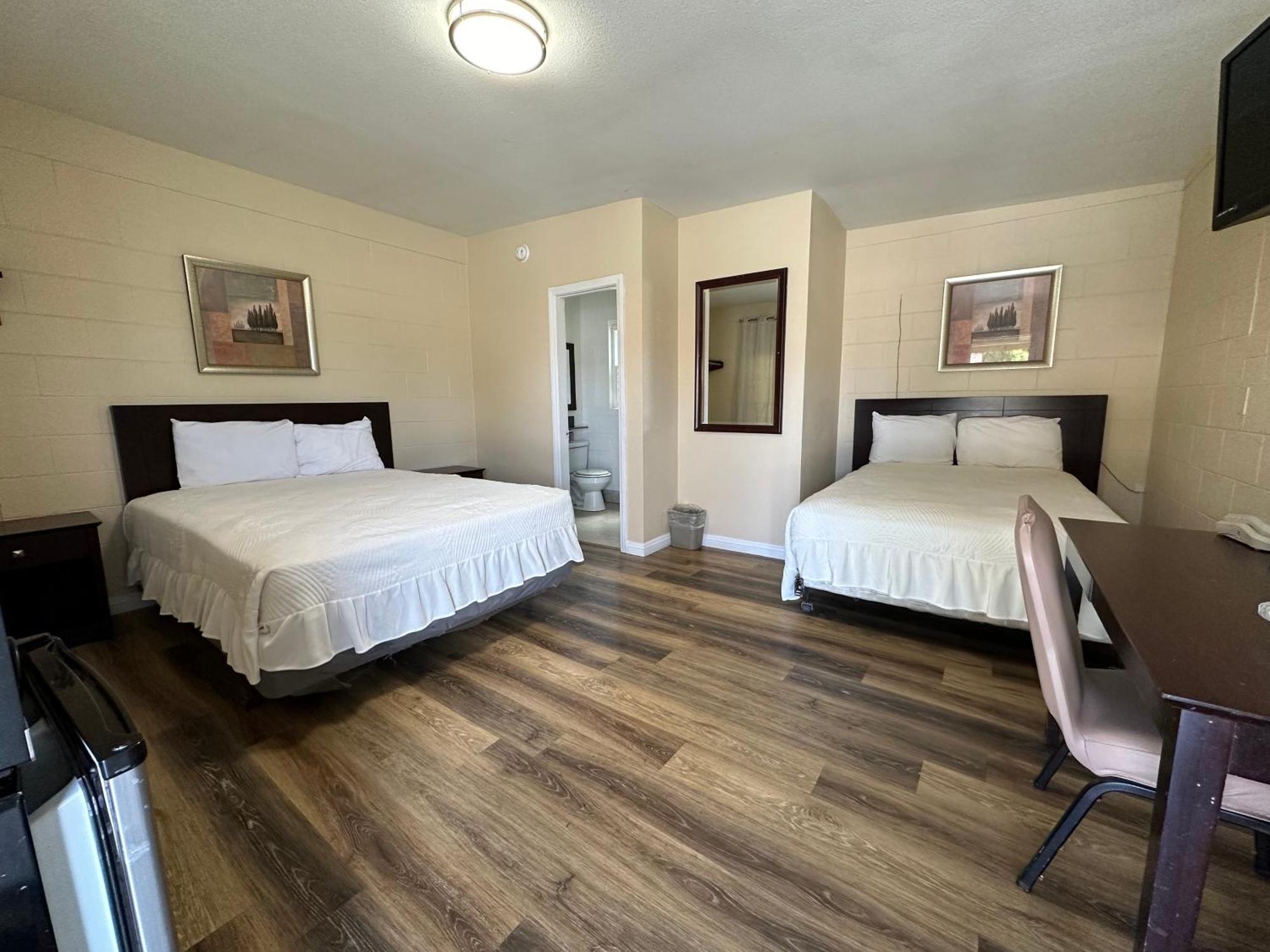 Royal Inn And Suites Hemet Eksteriør billede