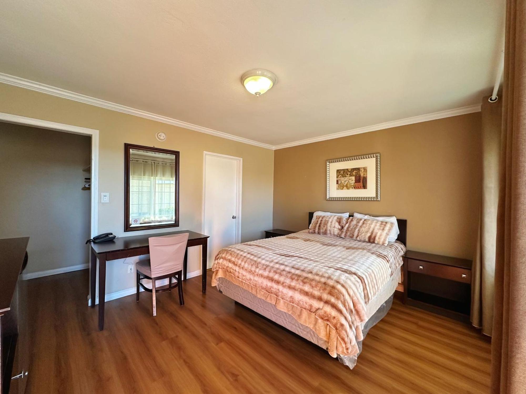 Royal Inn And Suites Hemet Eksteriør billede