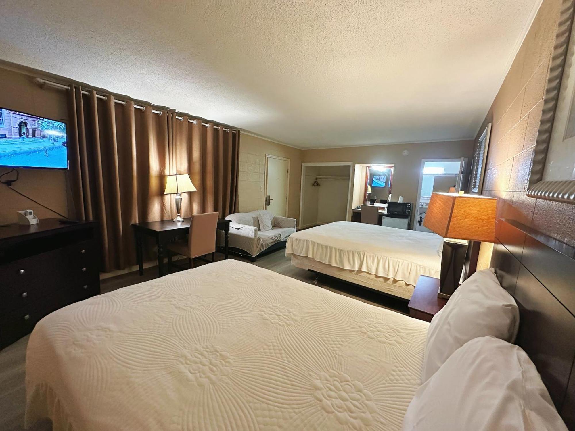 Royal Inn And Suites Hemet Eksteriør billede