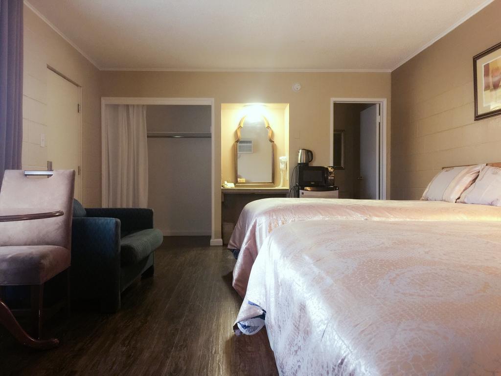 Royal Inn And Suites Hemet Eksteriør billede