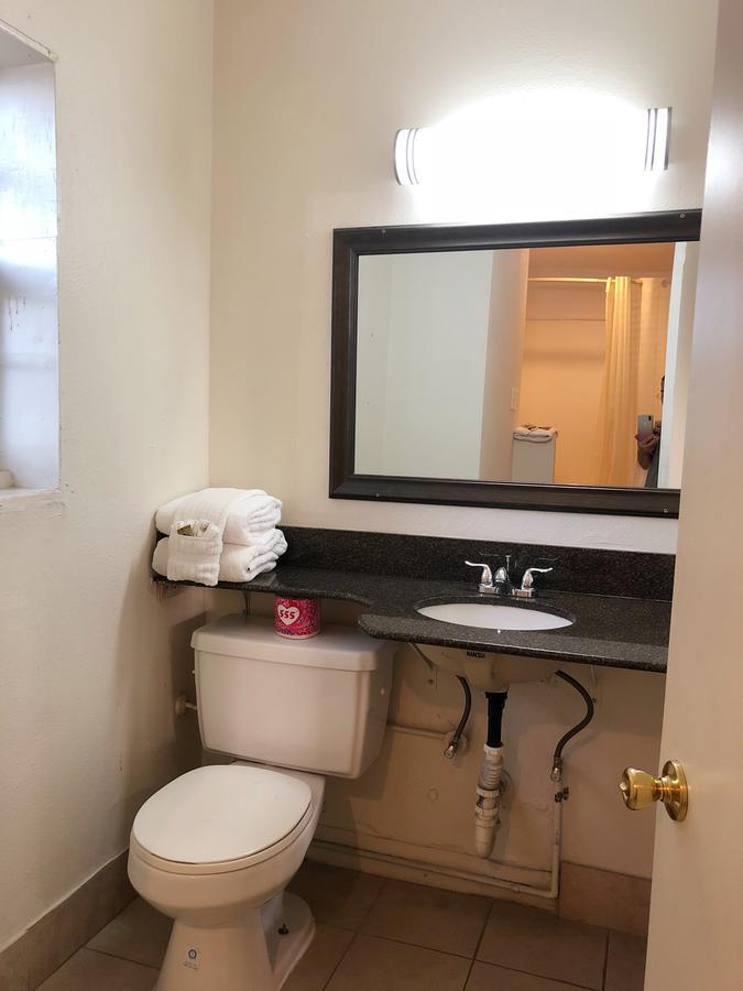 Royal Inn And Suites Hemet Eksteriør billede