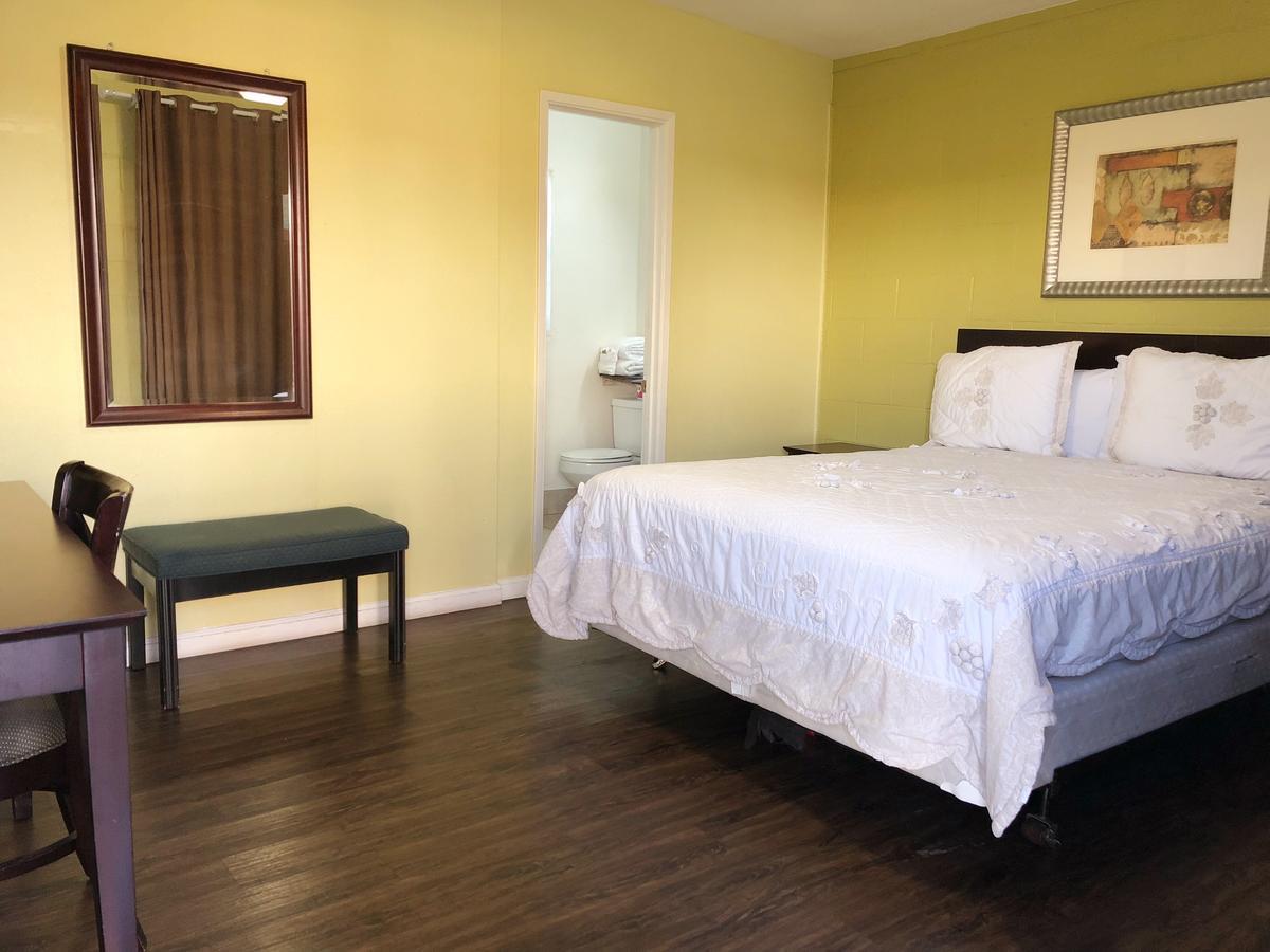 Royal Inn And Suites Hemet Eksteriør billede
