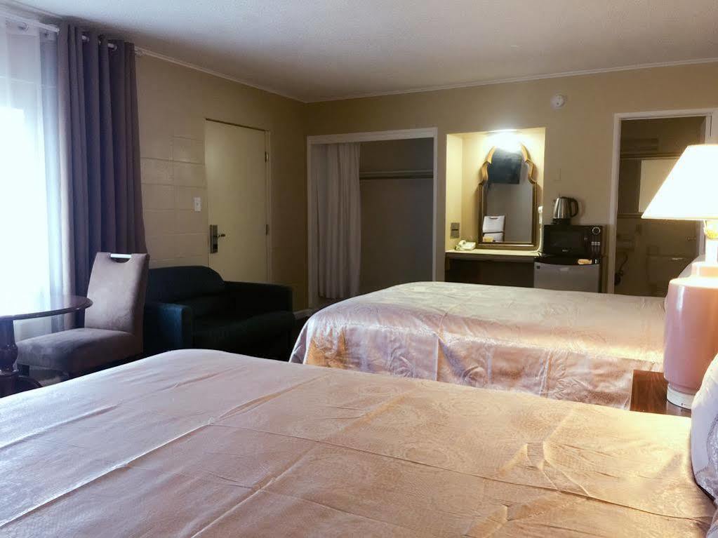Royal Inn And Suites Hemet Eksteriør billede