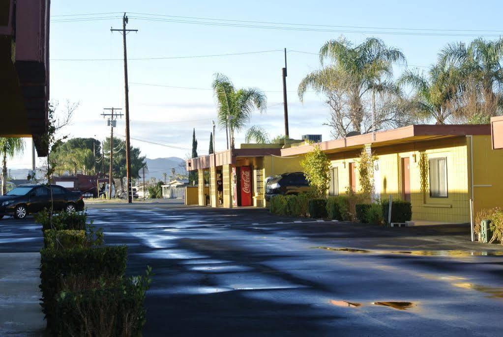 Royal Inn And Suites Hemet Eksteriør billede